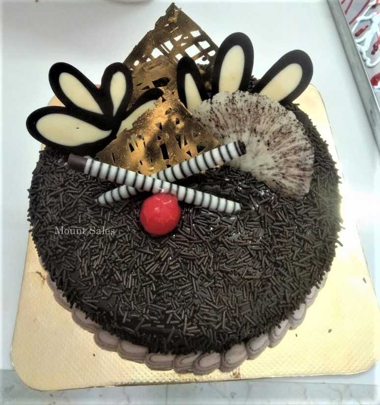 Premium RED N White Velvet Cake